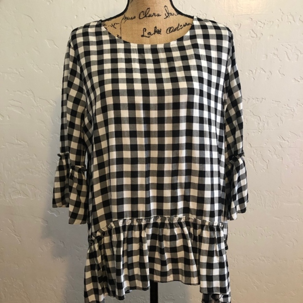 Karen Kane black/white blouse, size medium